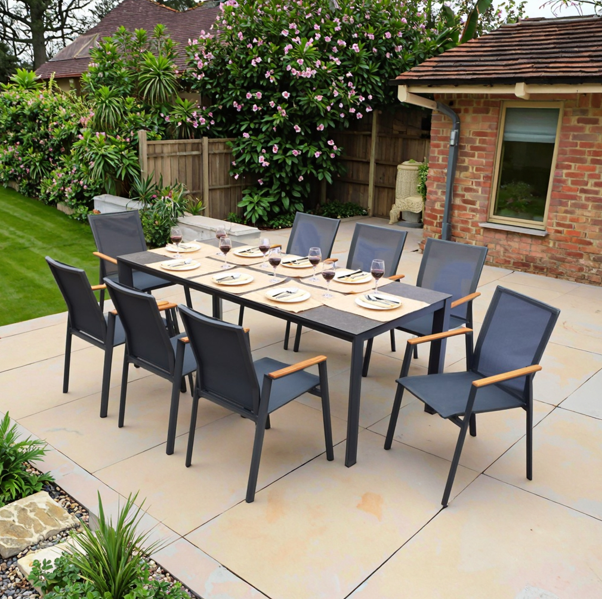 Ensemble de restauration en plein air