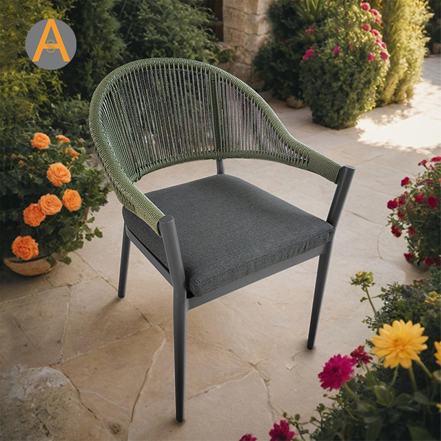 Chaise de jardin en osier professionnel en rotin