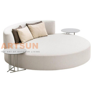 Lit de repos en aluminium de grande taille avec table d'appoint