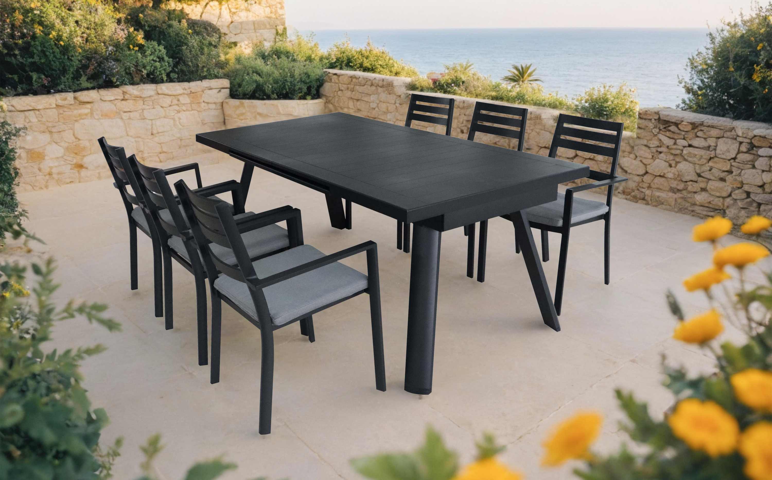 Ensemble de restauration en plein air