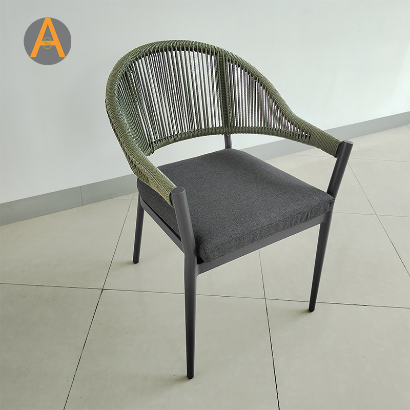Chaise de jardin en osier professionnel en rotin