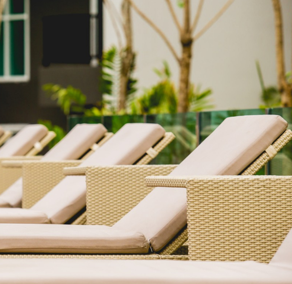 CHAISE LONGUE PIC2.png