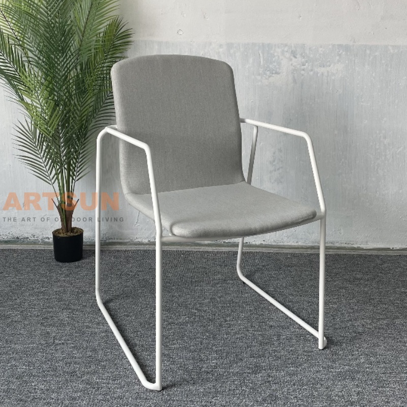 Chaise de salle à manger extérieure blanche pour restaurant 