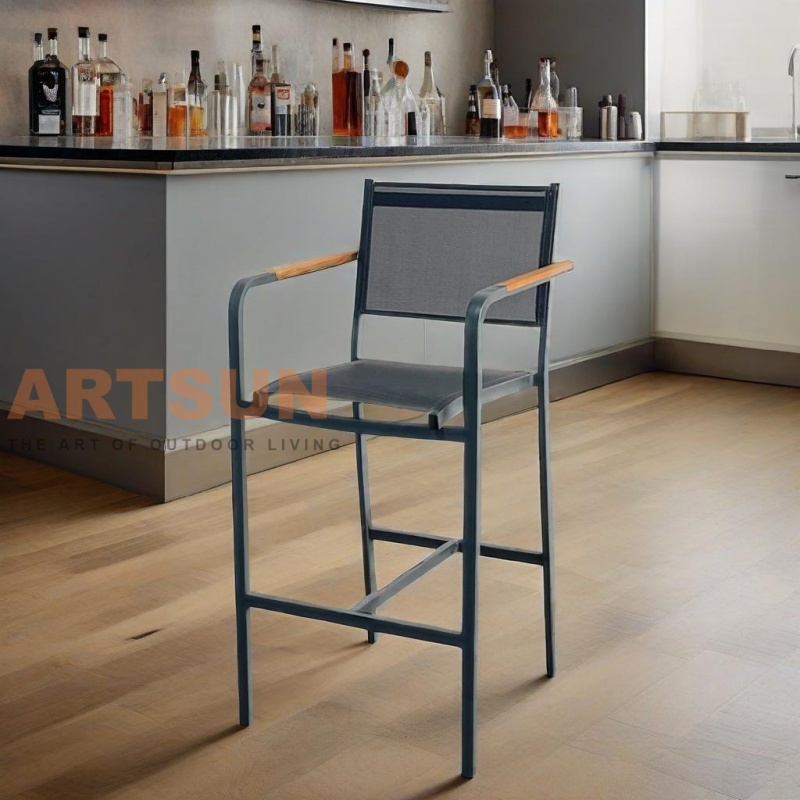 Chaise de bar d'extérieur avec dossier en tissu Teslin et accoudoir décoratif en teck
