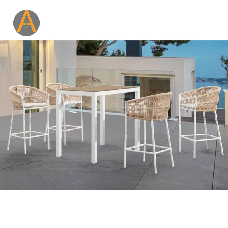 Ensemble de table de table de barre de patio tissé de corde le plus favorable