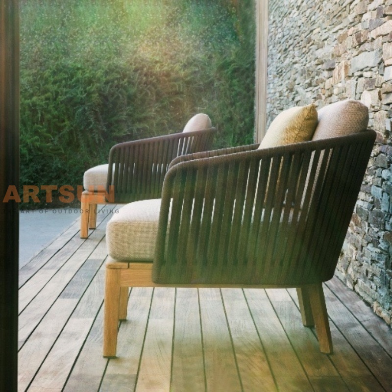 Fauteuil de patio moderne avec cadre et coussins résistants aux intempéries