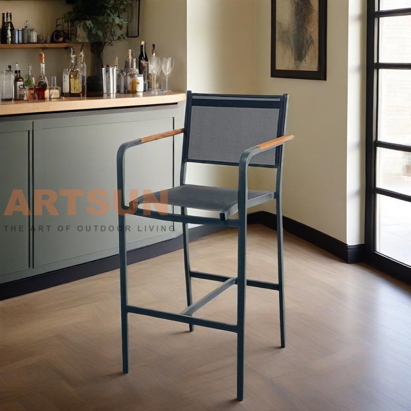 Chaise de bar d'extérieur avec dossier en tissu Teslin et accoudoir décoratif en teck