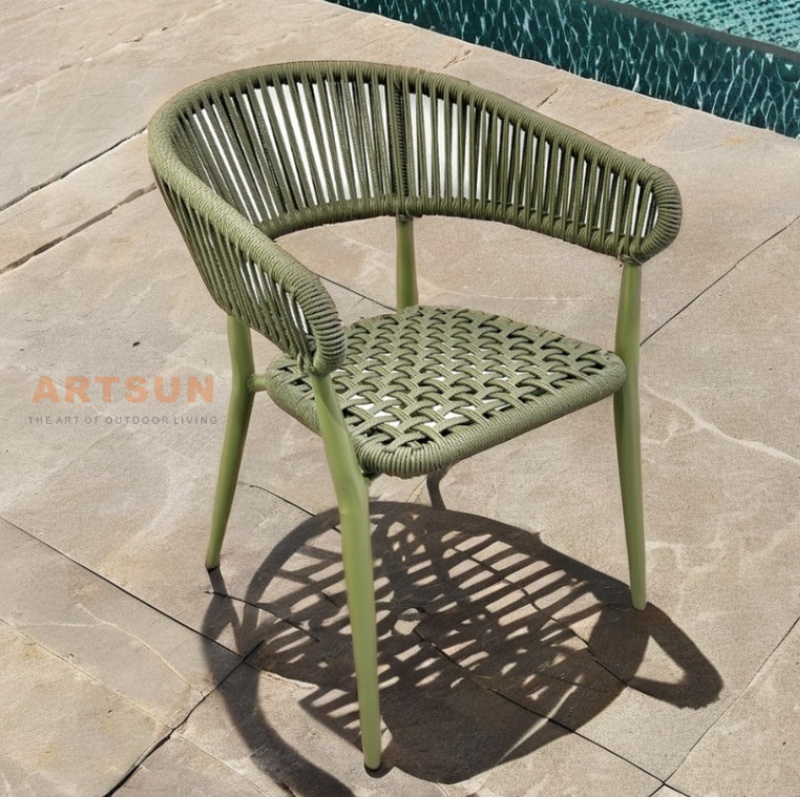 Chaise de corde de tissage de jardin à accoudoir en rotin pour restauration en plein air