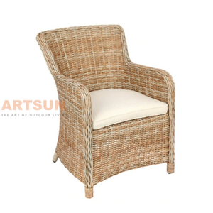 Fauteuil de patio en osier tissé confortable pour jardin d'hôtel