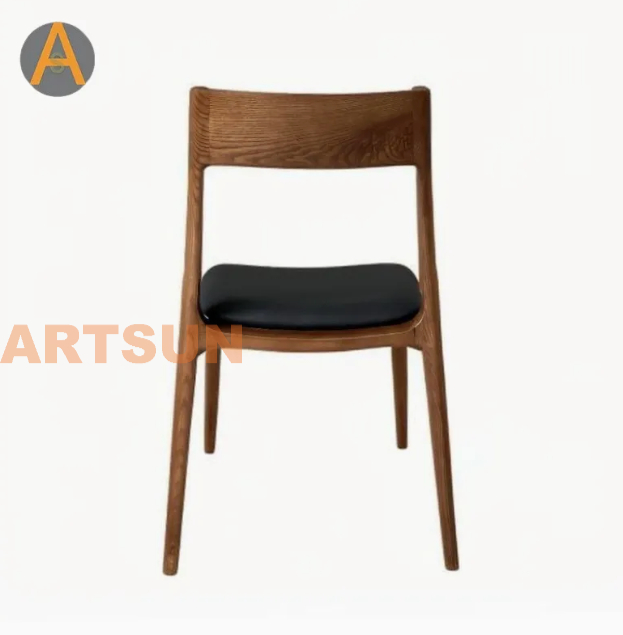 Garantie haut de gamme de conception moderne empilant des meubles de maison chaises de salle à manger d'événement en bois massif de longue durée pour le café de restaurant de salle à manger d'hôtel
