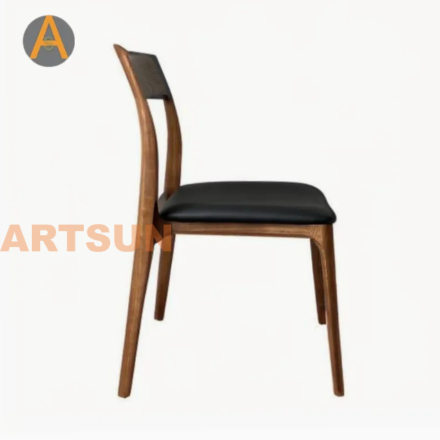 Garantie haut de gamme de conception moderne empilant des meubles de maison chaises de salle à manger d'événement en bois massif de longue durée pour le café de restaurant de salle à manger d'hôtel