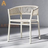 Chaise blanche de patio en osier durable de haute qualité commerciale pour le jardin
