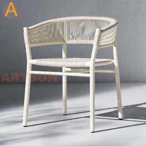 Chaise blanche de patio en osier durable de haute qualité commerciale pour le jardin