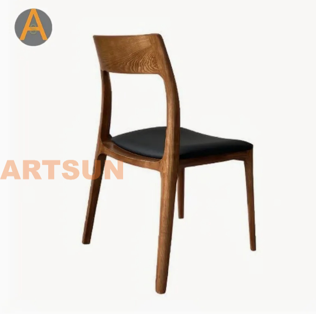 Garantie haut de gamme de conception moderne empilant des meubles de maison chaises de salle à manger d'événement en bois massif de longue durée pour le café de restaurant de salle à manger d'hôtel