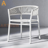 Chaise blanche de patio en osier durable de haute qualité commerciale pour le jardin